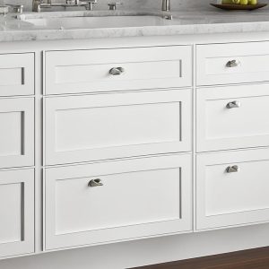 knob placement on shaker cabinets